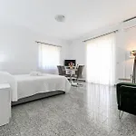 Διαμέρισμα Martom 1