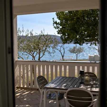 Martom 1 Apartment Seline