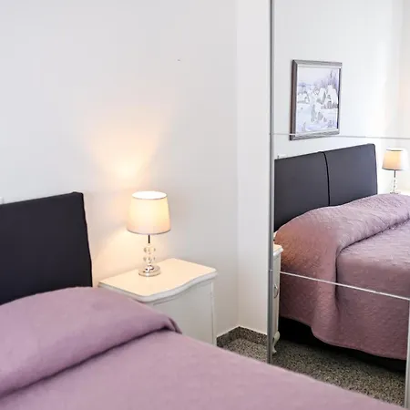 Martom 1 Apartment