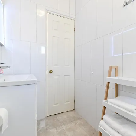 Apartment Martom 1 *