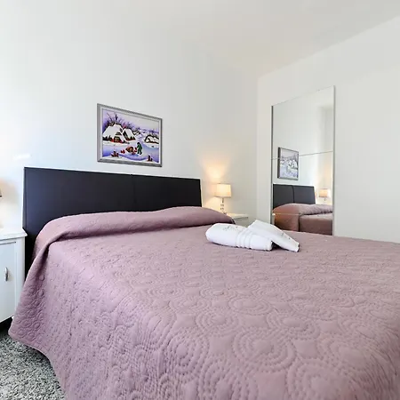 Apartment Martom 1 Seline