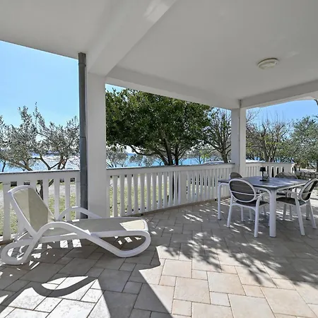 Martom 1 Apartment *