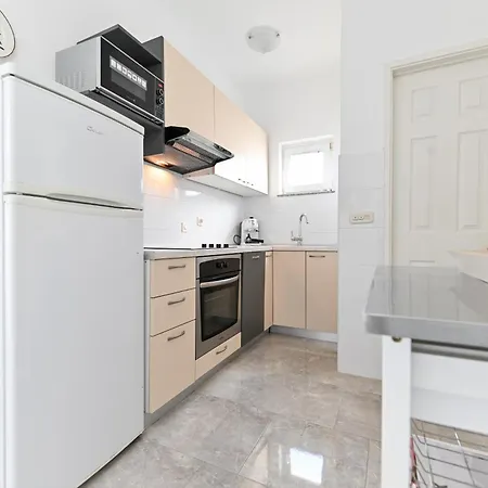 Apartment Martom 1