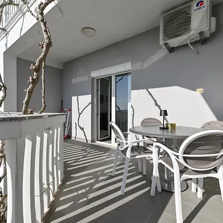 Apartment Martom 1 Seline