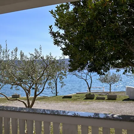 Martom 1 Apartment Seline