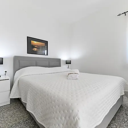 Martom 1 Apartment *