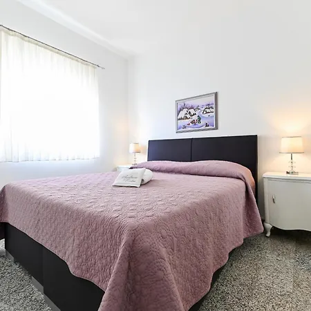 Martom 1 Apartment *