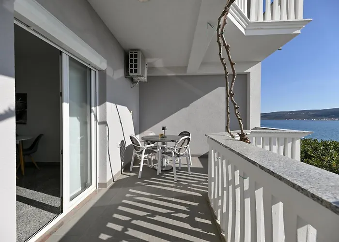 Martom 1 Apartamento Seline